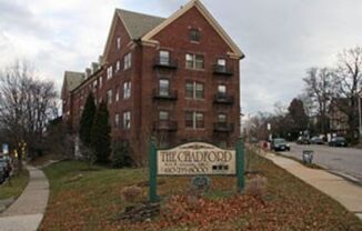 2 beds, 2 baths, 900 sqft, $1,600, Unit 300