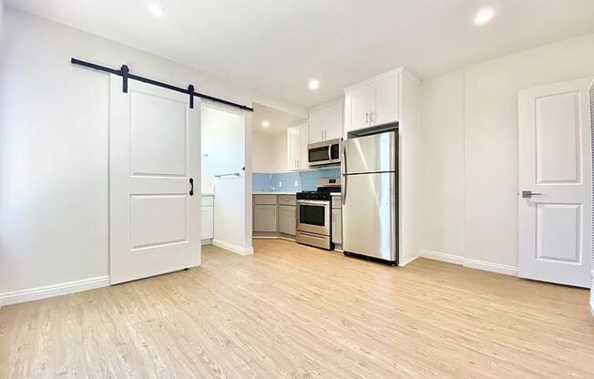 Studio, 1 bath, 400 sqft, $1,695, Unit 1