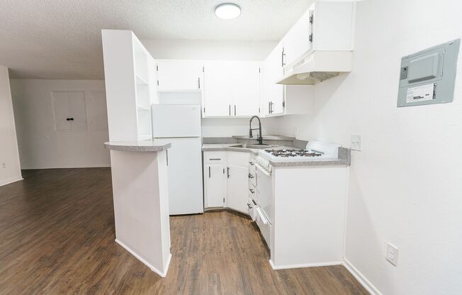 Studio, 1 bath, 500 sqft, $1,548, Unit 108