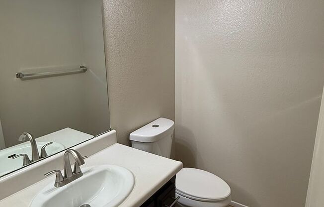 2 beds, 2 baths, 900 sqft, $1,675, Unit 817-48