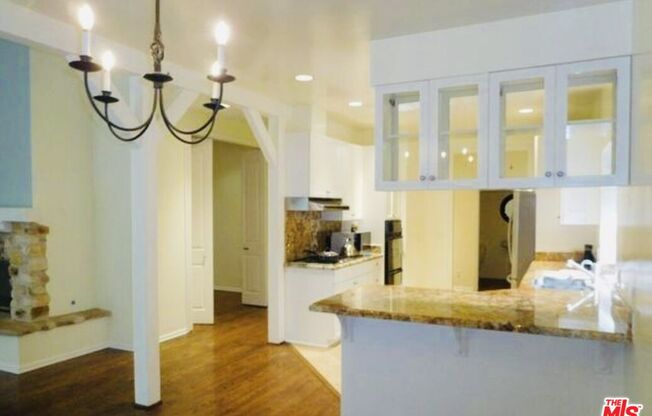 818 N Beverly Glen Blvd