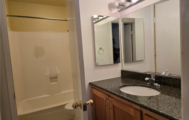 1 bed, 1 bath, 663 sqft, $1,900, Unit 218