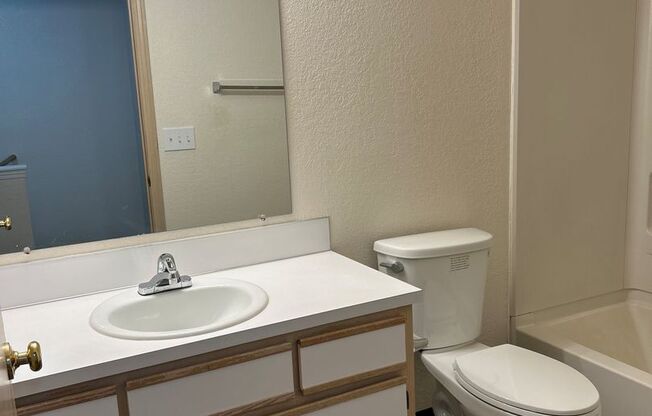 1 bed, 1.5 baths, 855 sqft, $1,395, Unit 3757