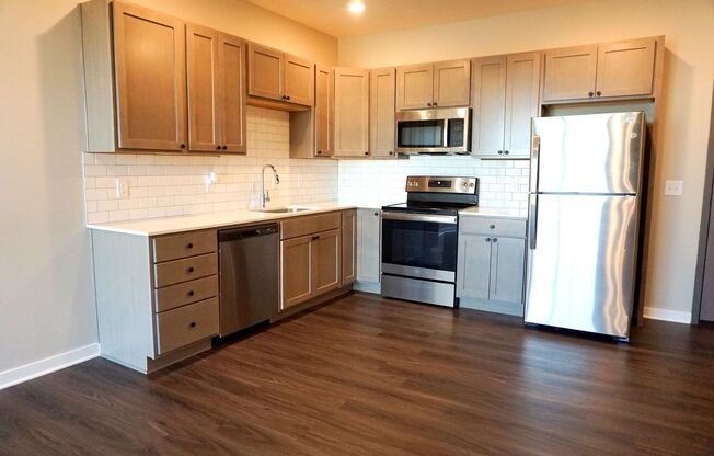1 bed, 1 bath, 667 sqft, $1,249, Unit 325