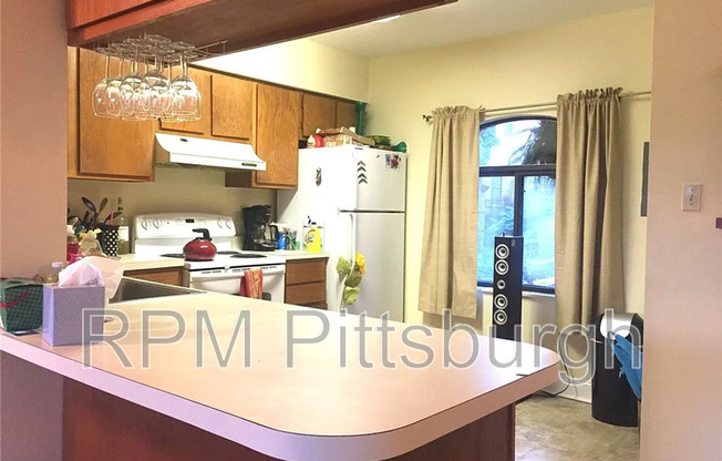 3242 NIAGARA SQ