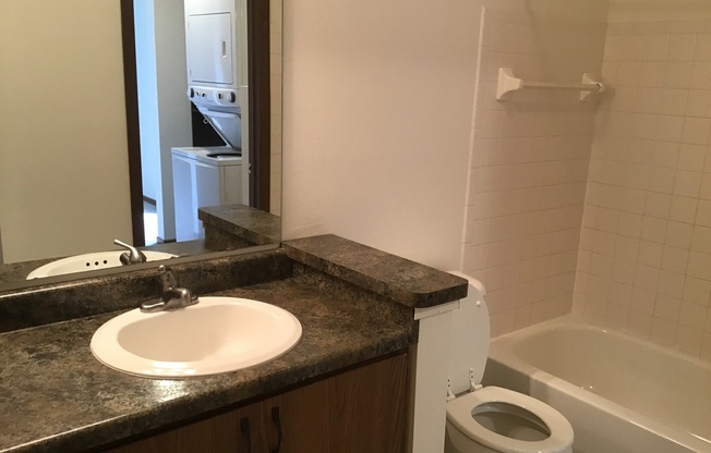 2 beds, 1 bath, 965 sqft, $1,600, Unit 7756CG