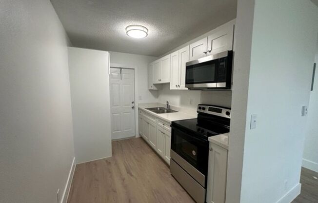 18 Ave Villas LLC