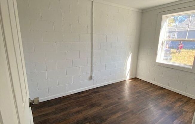 Freshly Updated 2BR/1BA Apartment-Affordable
