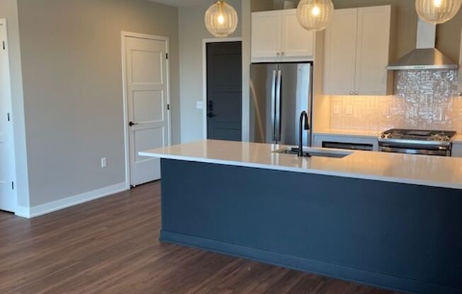 1 bed, 1 bath, 897 sqft, $2,695, Unit 314