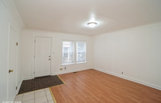 504 W 32nd St