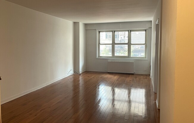 1 bed, 1 bath, 604 sqft, $4,000, Unit 15G