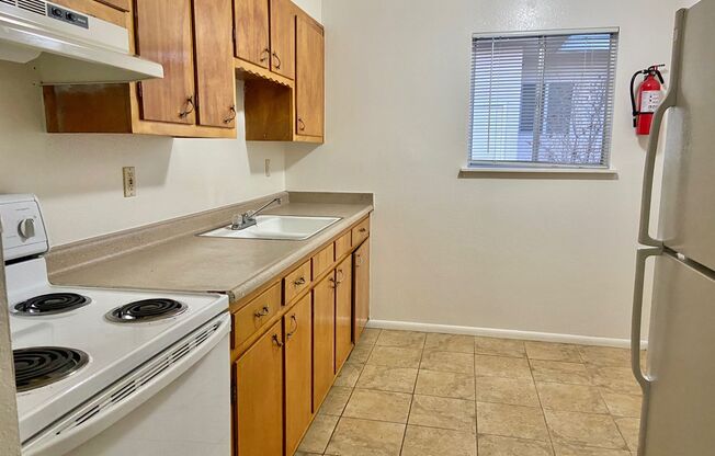 2 beds, 1 bath, 900 sqft, $750, Unit 5030 - Unit D, 1109 Louisiana Blvd