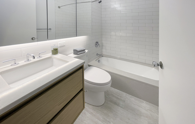 1 bed, 1 bath, $6,095, Unit 17H