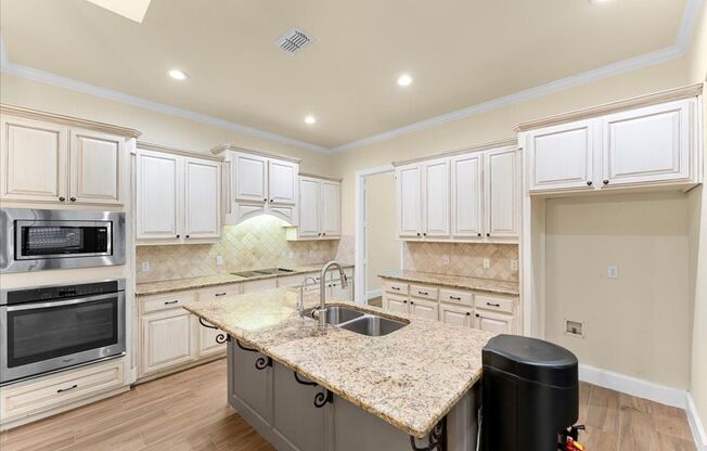 Move-In ready 3-bed, 3.5-bath, 3178 sqft house located in Frisco’s highly desirable Stewart Creek Estates Subdivision