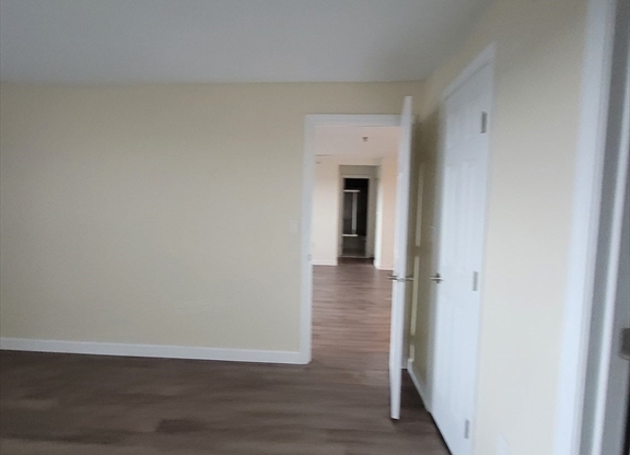 2 beds, 2 baths, 1,250 sqft, $3,400, Unit 913