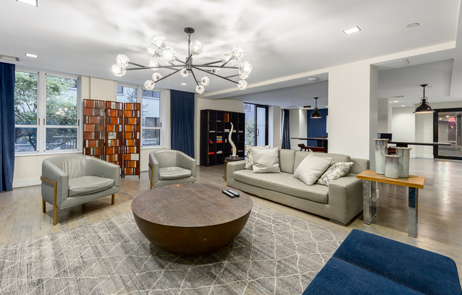 1 bed, 1 bath, 720 sqft, $4,900, Unit 305