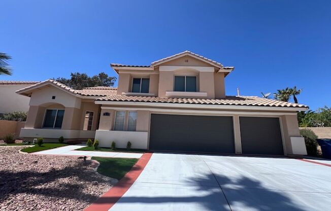 beautiful, fully furnished 5-bedroom, 3-bath home with a pool
