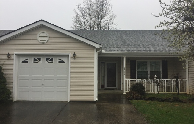 2BR/ 2BA 1 Car Garage Condo in West Knox - one level