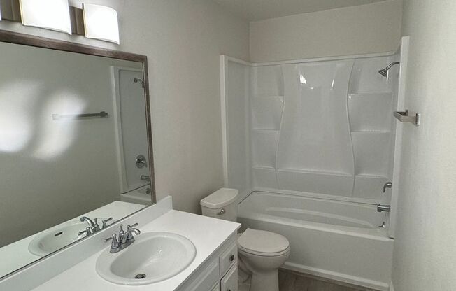 1 bed, 1 bath, 700 sqft, $2,100, Unit 02