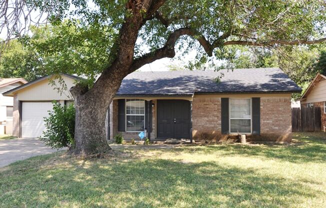 Adorable 3-2-2 near DFW Airport!