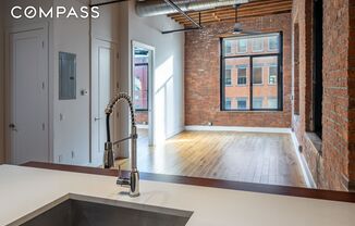 139 N 10 ST