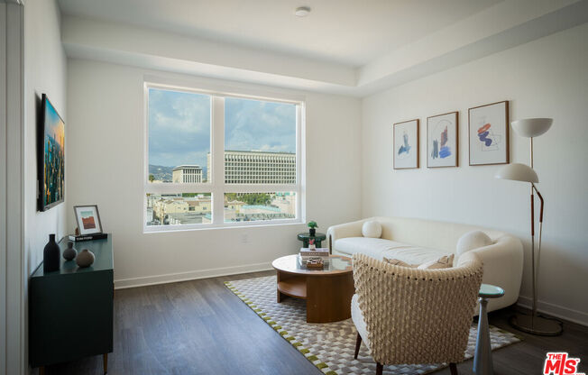 Studio, 1 bath, 655 sqft, $2,480, Unit 727