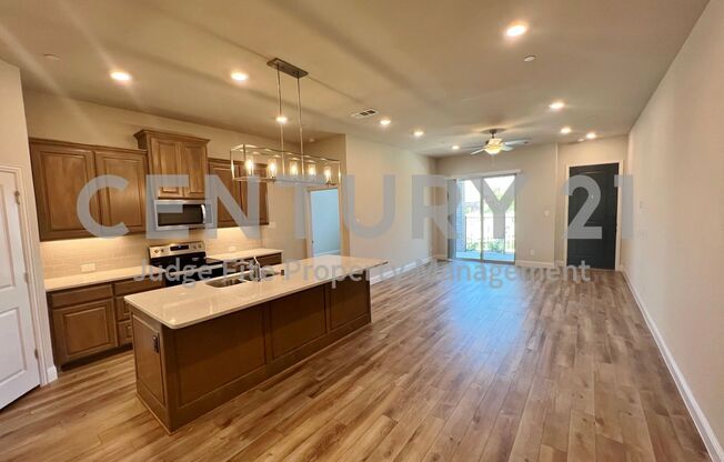 Contemporary 2-Story 3/2.5/2 Townhome in Master Planned Woodbridge Villas Community!