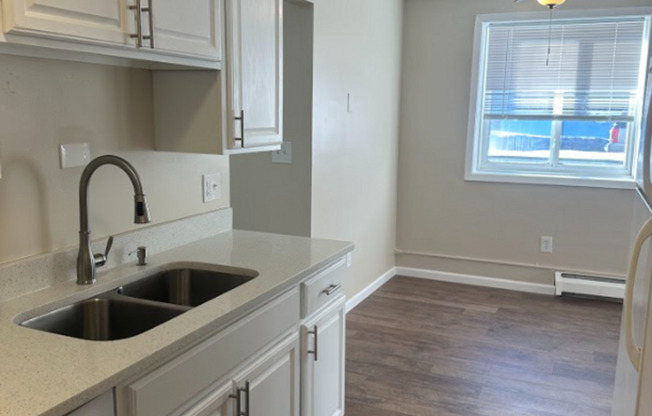 2 beds, 1 bath, 750 sqft, $1,349, Unit 1624-2B