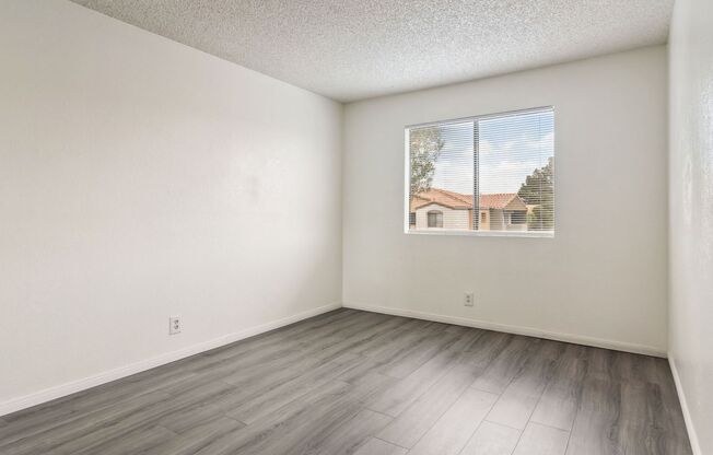 3 beds, 2 baths, $1,595, Unit # 2081