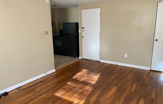 1 bed, 1 bath, $795, Unit 3453 Evergreen apt 19