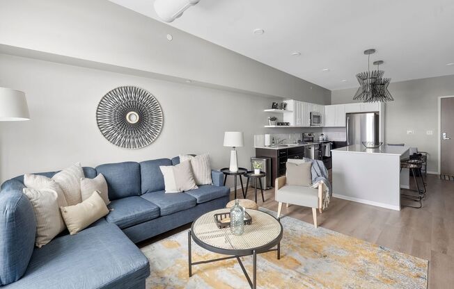 1 bed, 1 bath, 700 sqft, $1,400, Unit 2412