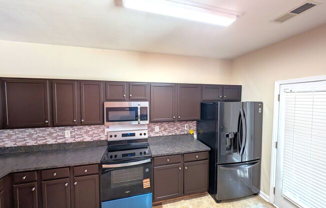 Charming, 2 Story End Unit Townhouse located in the Glenlea Park Community!