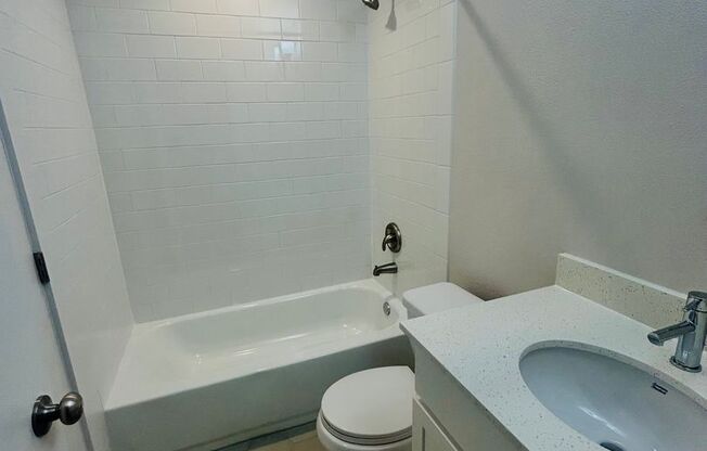 2 beds, 1 bath, 856 sqft, $1,799, Unit WIL-115