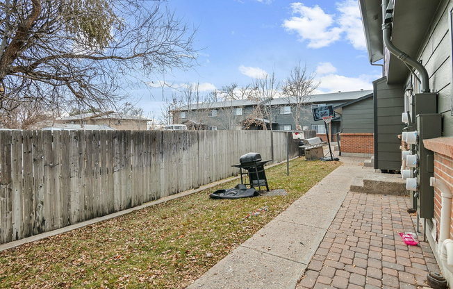 5580 West 4th Avenue Apartments