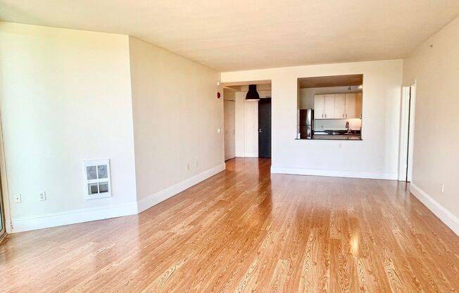 2 beds, 2 baths, $5,800, Unit Unit 520