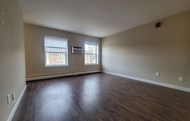 1 bed, 1 bath, $1,195, Unit 210
