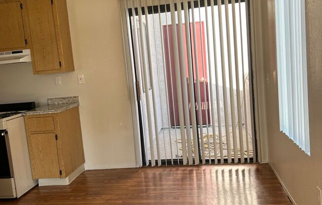 2 beds, 2 baths, 900 sqft, $2,200, Unit 52