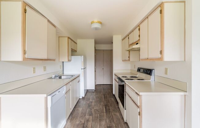 2 beds, 1 bath, 800 sqft, $1,399, Unit 1893-55
