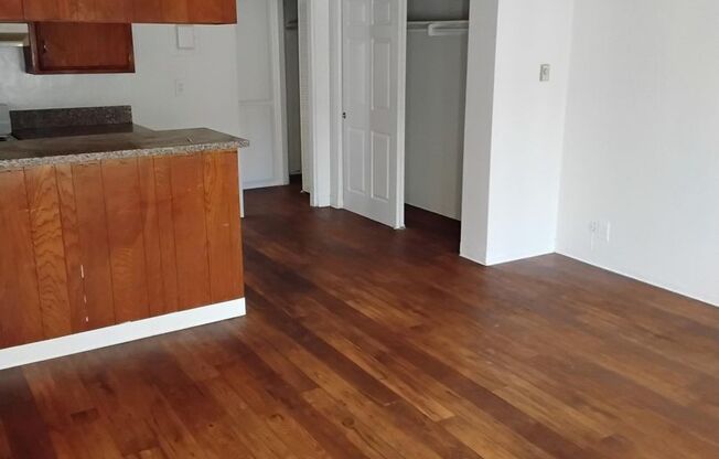 Studio, 1 bath, 400 sqft, $1,495, Unit 08