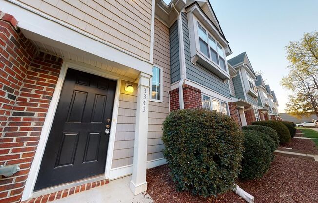 2 bed/2.5 bath Dual Master, End Unit Townhome in South End
