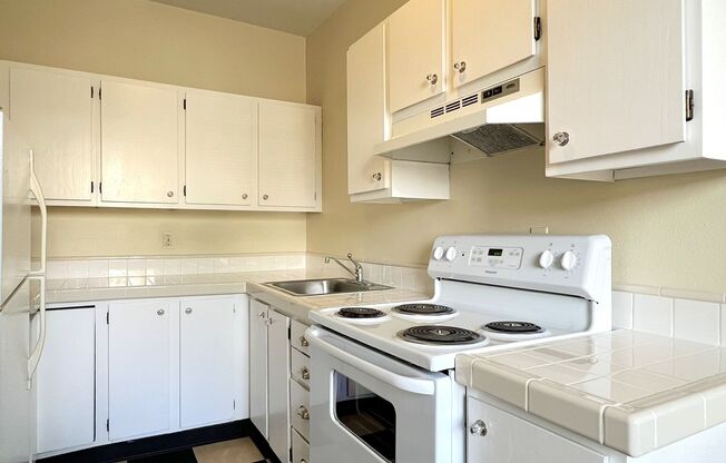 Studio, 1 bath, 525 sqft, $1,245, Unit 117