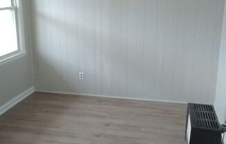Studio, 1 bath, 350 sqft, $500, Unit 11