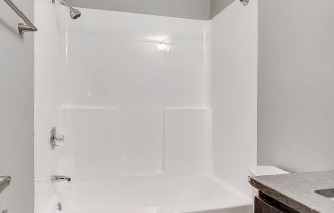 2 beds, 1.5 baths, 976 sqft, $1,525, Unit 9975-101