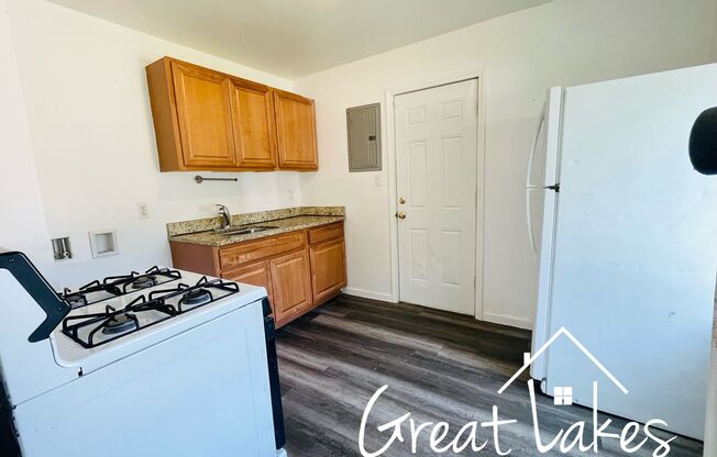 $200 OFF FIRST MONTH'S RENT: Charming 2 bedroom / 1 bathroom  house now available for rent!