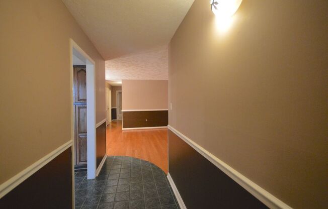 Updated Terrace Level 2 BR/ 2 BA Condo in Gaithersburg!