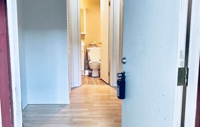 Highly Desirable Corner End-Unit in the Fairwood Area of Renton!