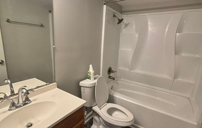 2 beds, 1.5 baths, 1,024 sqft, $850