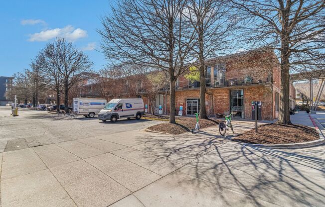 2 beds, 1 bath, $2,695, Unit Unit 262
