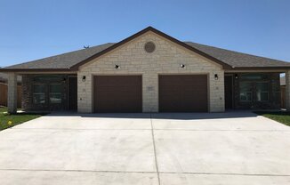 Gorgeous 3 bed/2 bath in Trimmier Estates