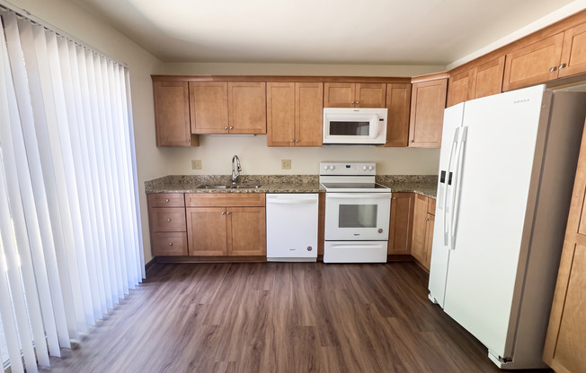 2 beds, 1.5 baths, 907 sqft, $1,400